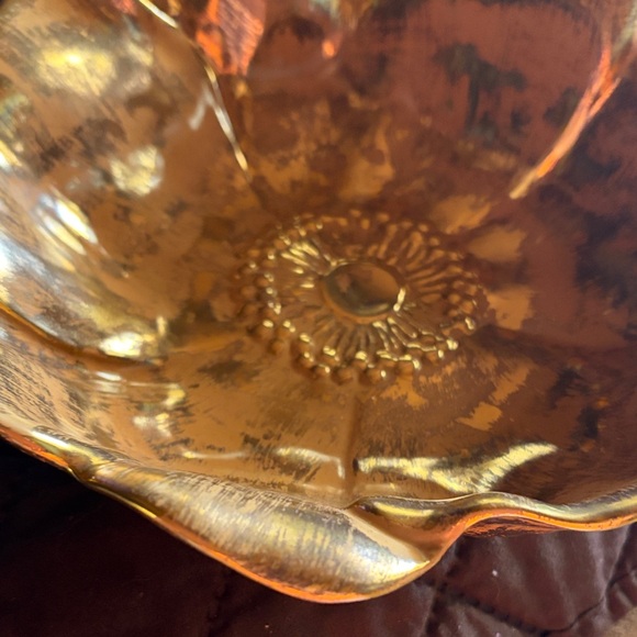 This is a Vintage Stangl Bowl Hand Painted Gild. Beautiful peace to have. - Picture 5 of 7